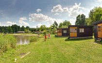 Bezdrev - chaty A u vody